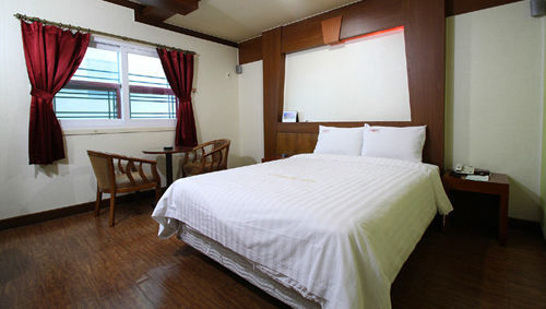 Cherbourg Hotel Cheonan Exterior foto